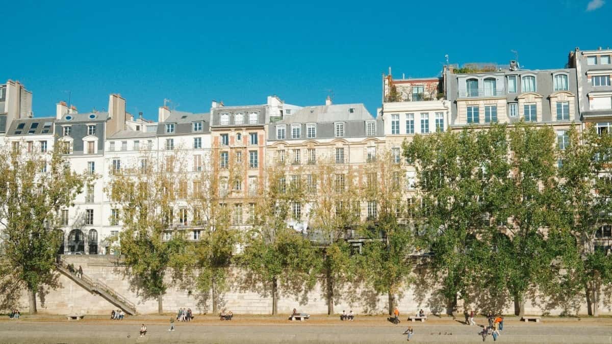 Como encontrar criadores Snapchat na Estônia para turbinar sua marca de viagem com UGC