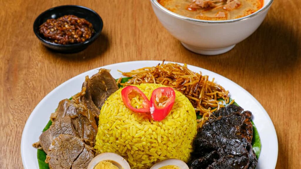 Guia pratico para anunciantes brasileiros encontrarem criadores malaios no Telegram e integrar mensagens de marca em livestreams, com contexto regulatorio e taticas testadas.