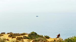 Guia pratico para creators brasileiros que querem alcancar marcas do Bahrein via Discord, ganhar confianca e transformar contatos em patrocinios reais.