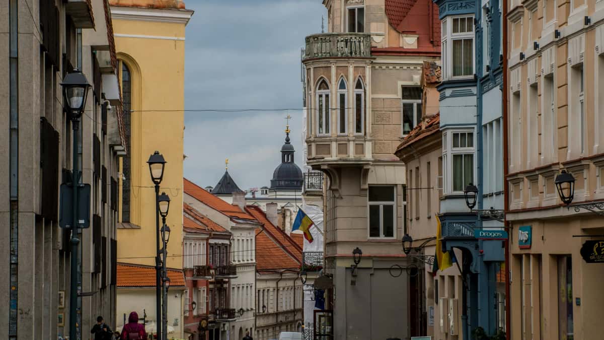 Marcas BR buscando creators NL: ache rápido e converter mais