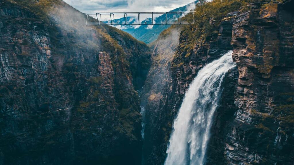 Guia pratico para anunciantes brasileiros encontrarem criadores Roposo em Porto Rico e lancar campanhas UGC com rapidez e conversao.