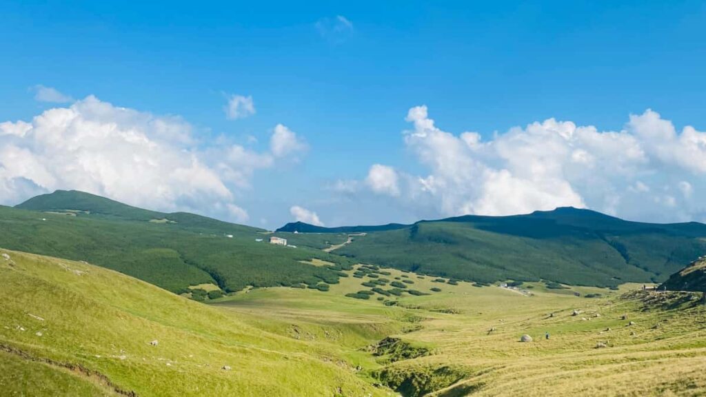 Guia pratico para creators brasileiros conseguirem patrocinios com marcas indianas no Chingari: taticas de contato, formato de pitch, contratos e dicas de producao localizadas.