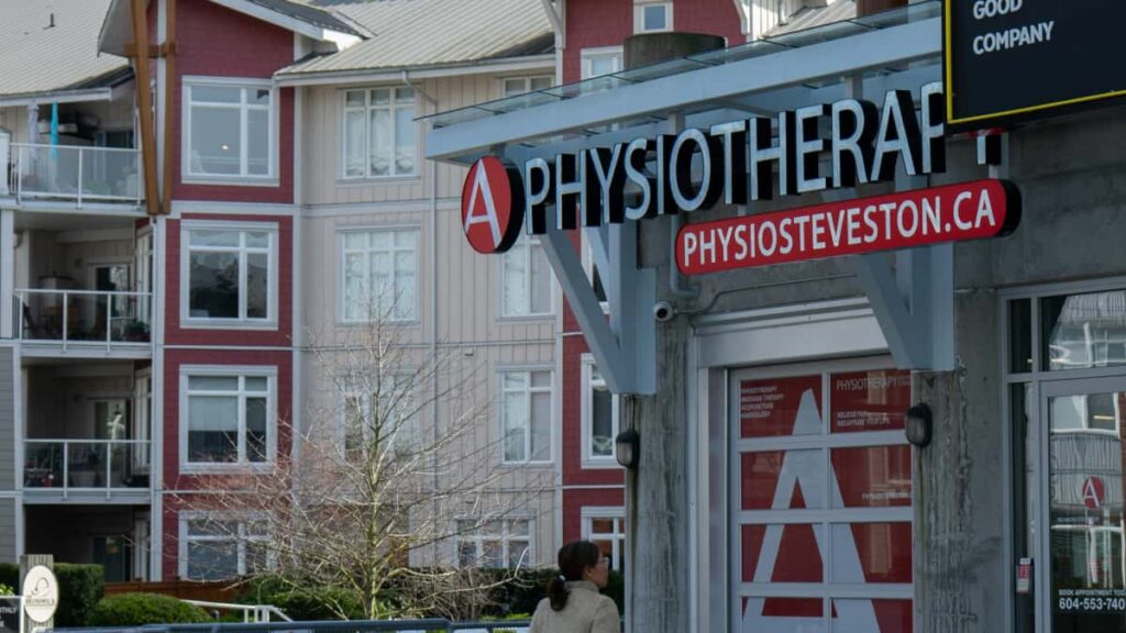 Guia pratico para anunciantes brasileiros encontrarem criadores turcos no Viber para testar conceitos de produto, com fontes, taticas e checklist operacional.