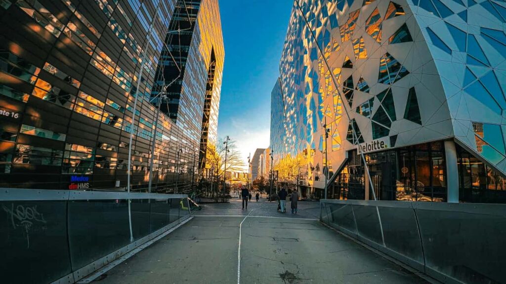 Guia pratico para criadores brasileiros que querem contatar marcas filipinas no Xiaohongshu e montar looks com pecas locais taticas, mensagens, contratos e promocao.