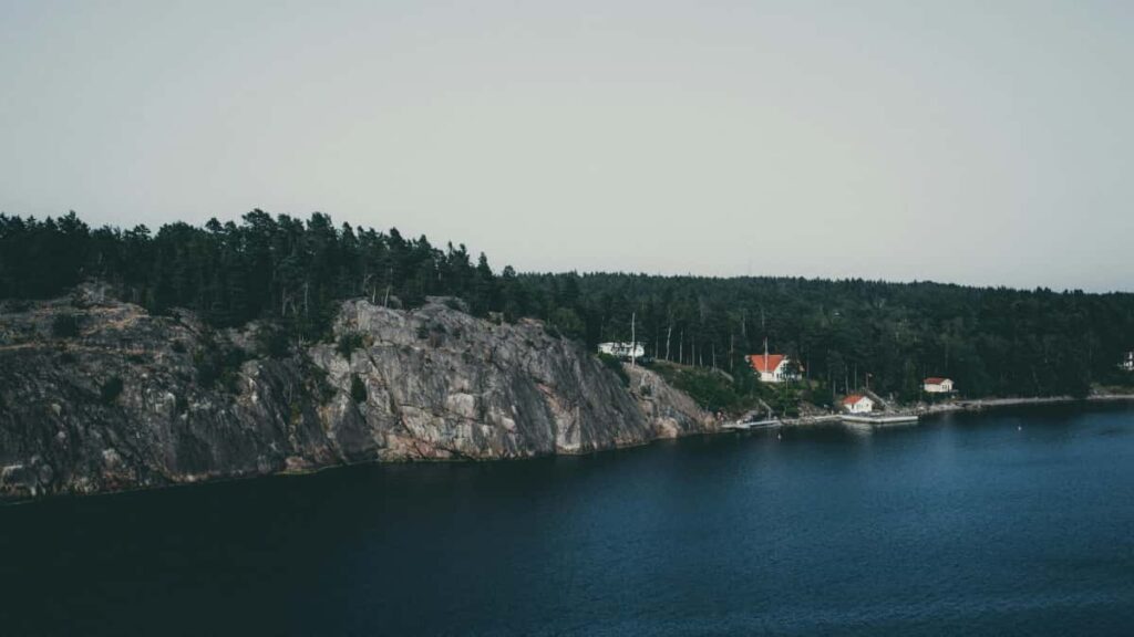 Guia pratico para anunciantes brasileiros encontrarem creators na Tailandia e montar campanhas de unboxing virais, com taticas locais e checklist operacional.